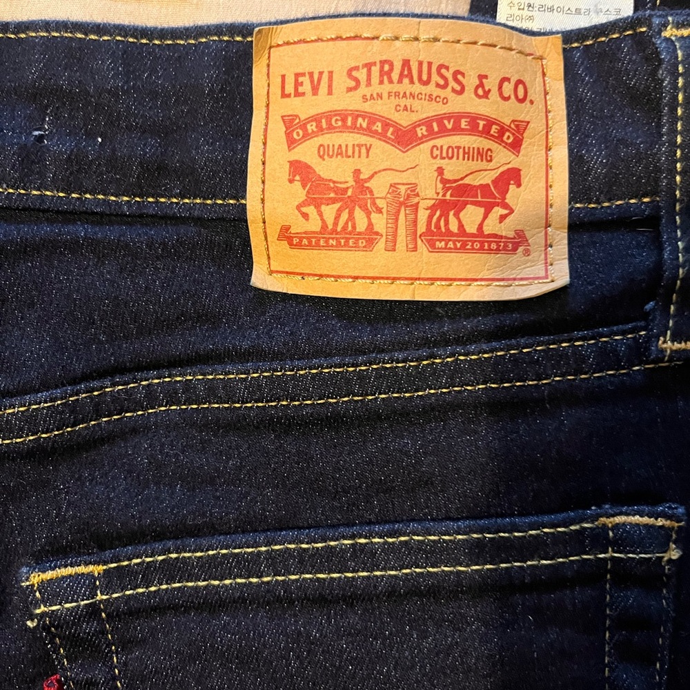 Levi's Jeans - Picture 5 of 16